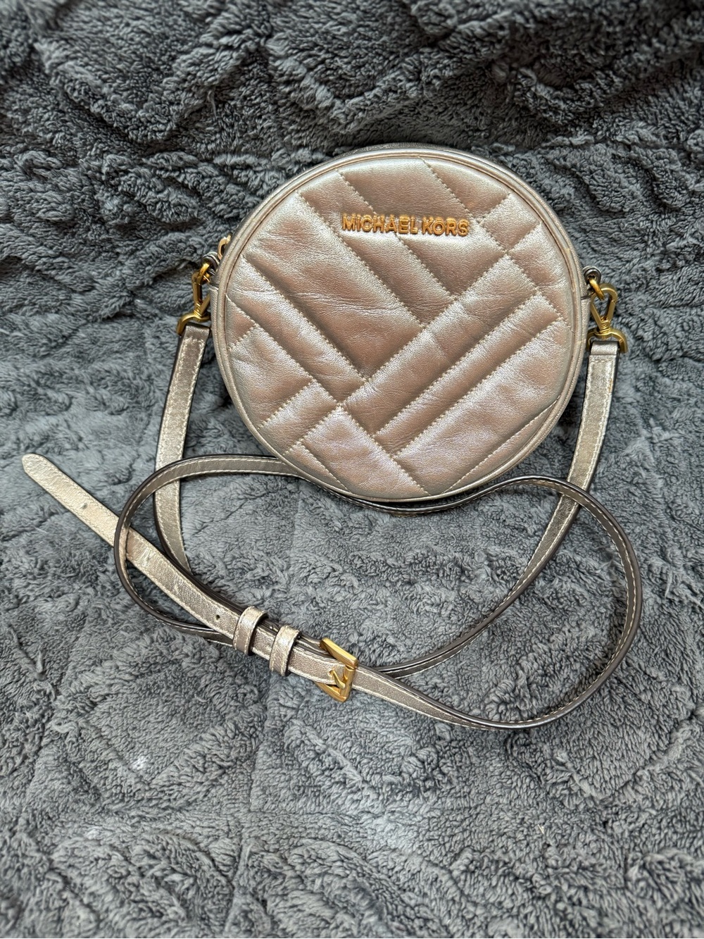 Michael Kors - Quilted Rose Gold Metallic “Vivianne” Canteen crossbody